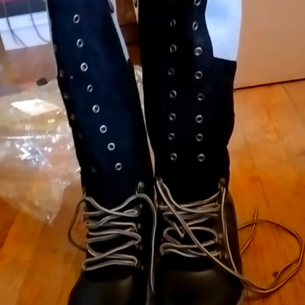 Casual boots